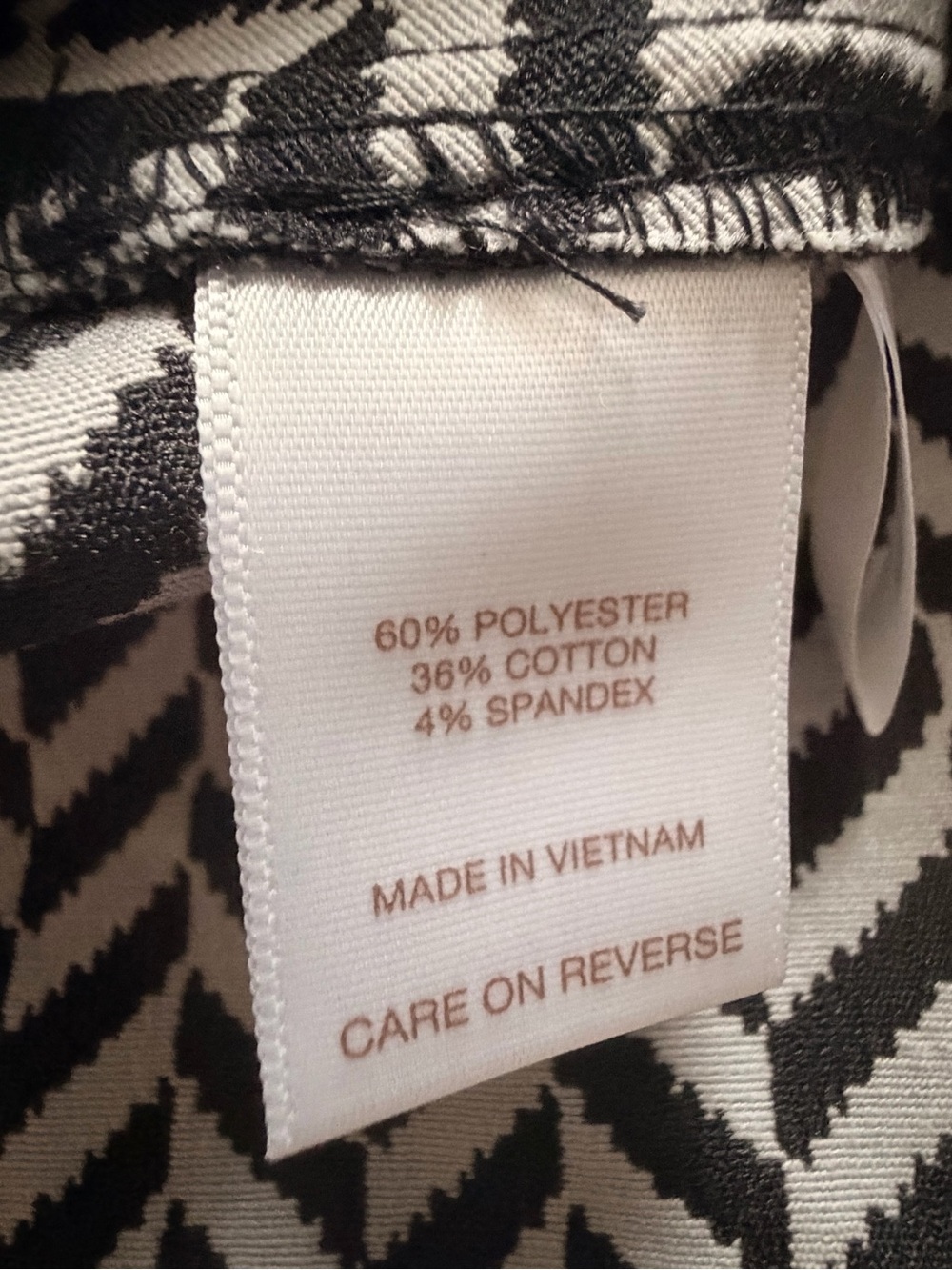 Eva Mendes NY&Co Black & White Chevron Belted Peplum Top - Picture 12 of 13